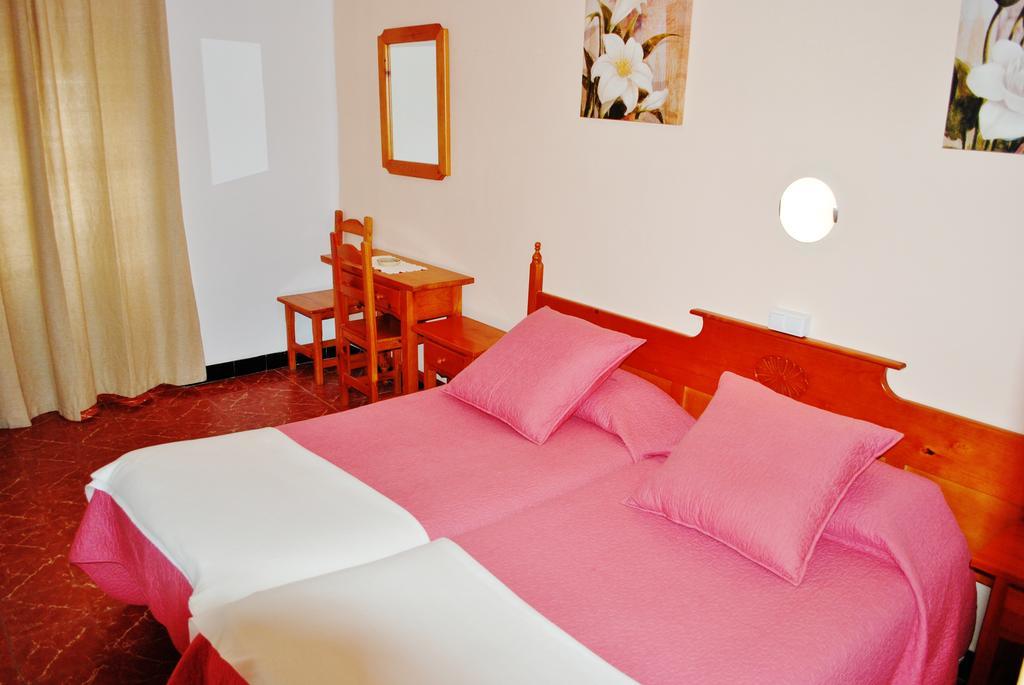 Pension Can Tort Tossa de Mar Room photo